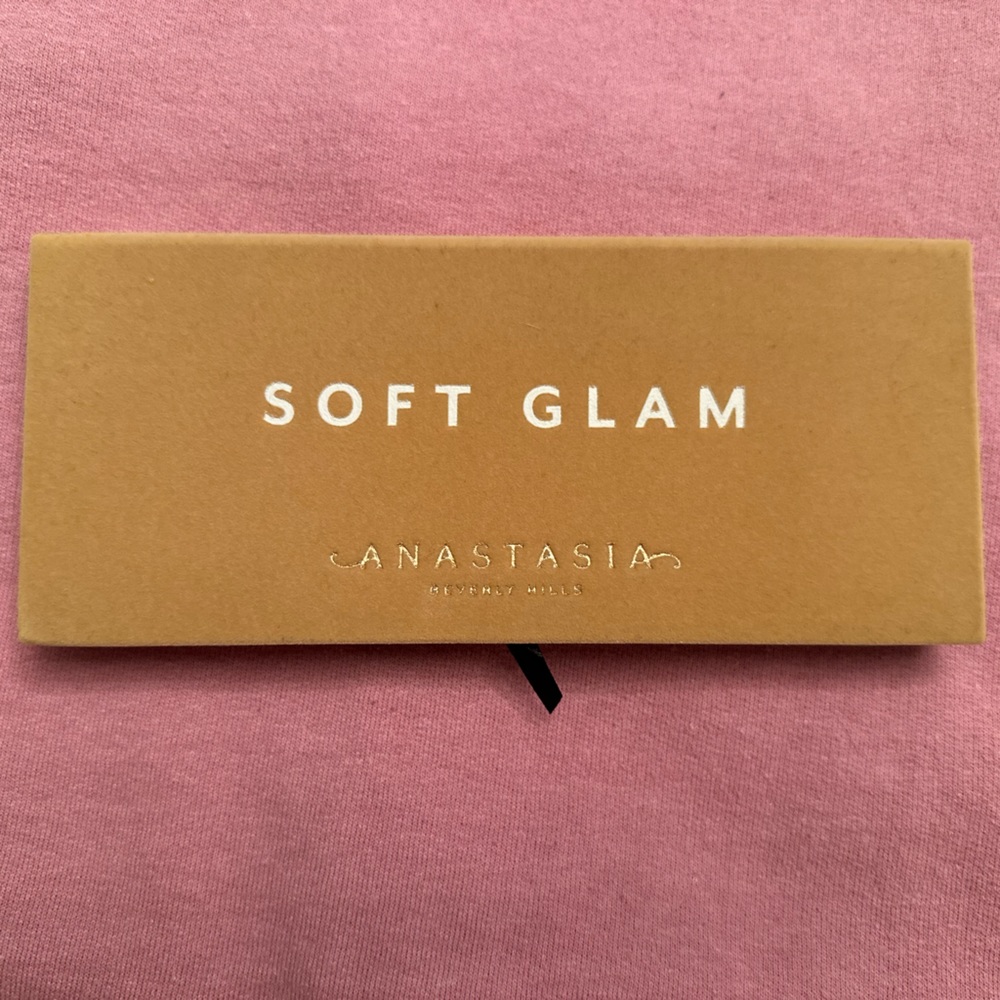 Anastasia Beverly Hills Soft Glam Palette